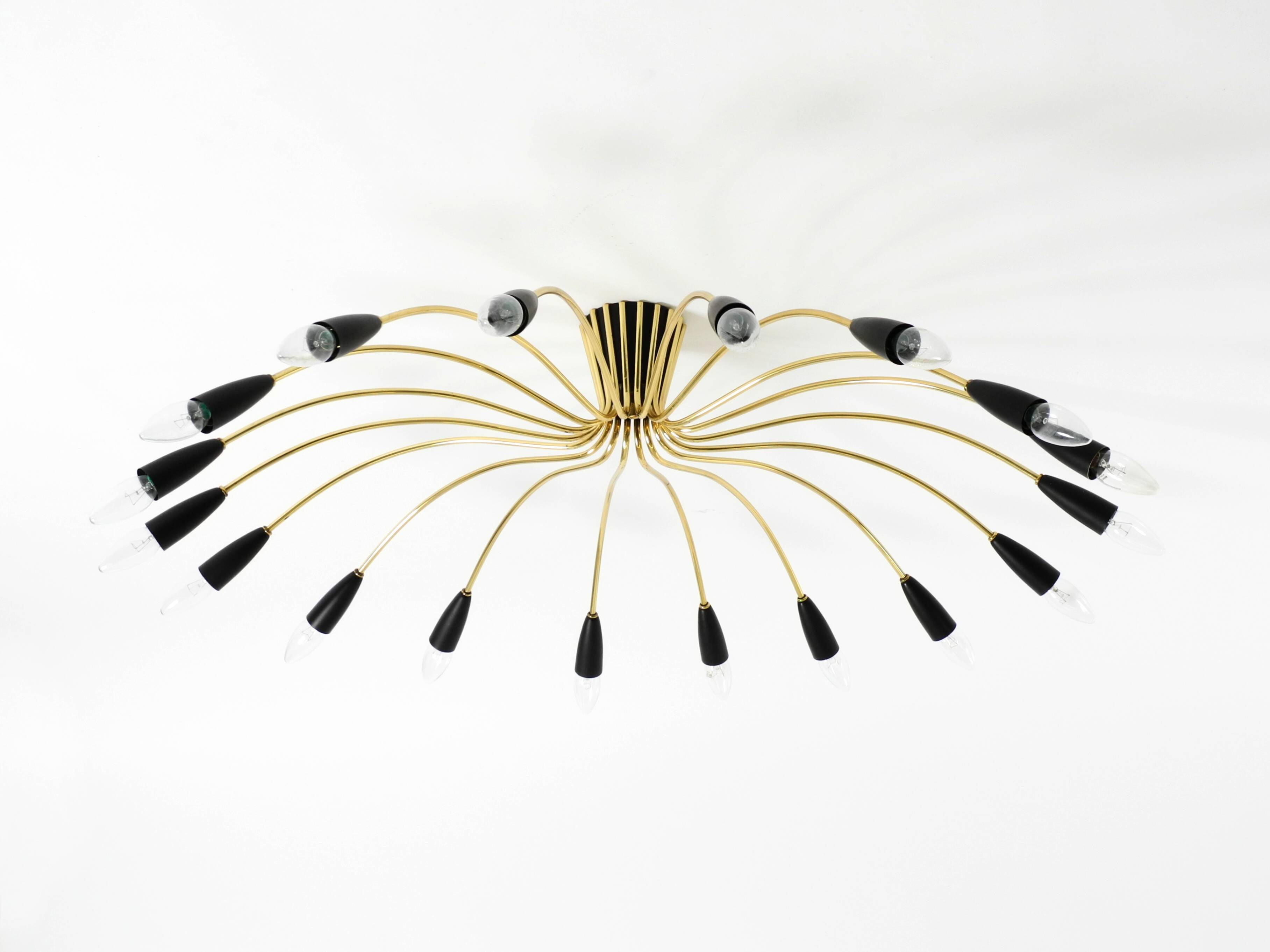 Huge 18-arm mid-century modern brass Sputnik ceiling lamp | Ø 113 cm