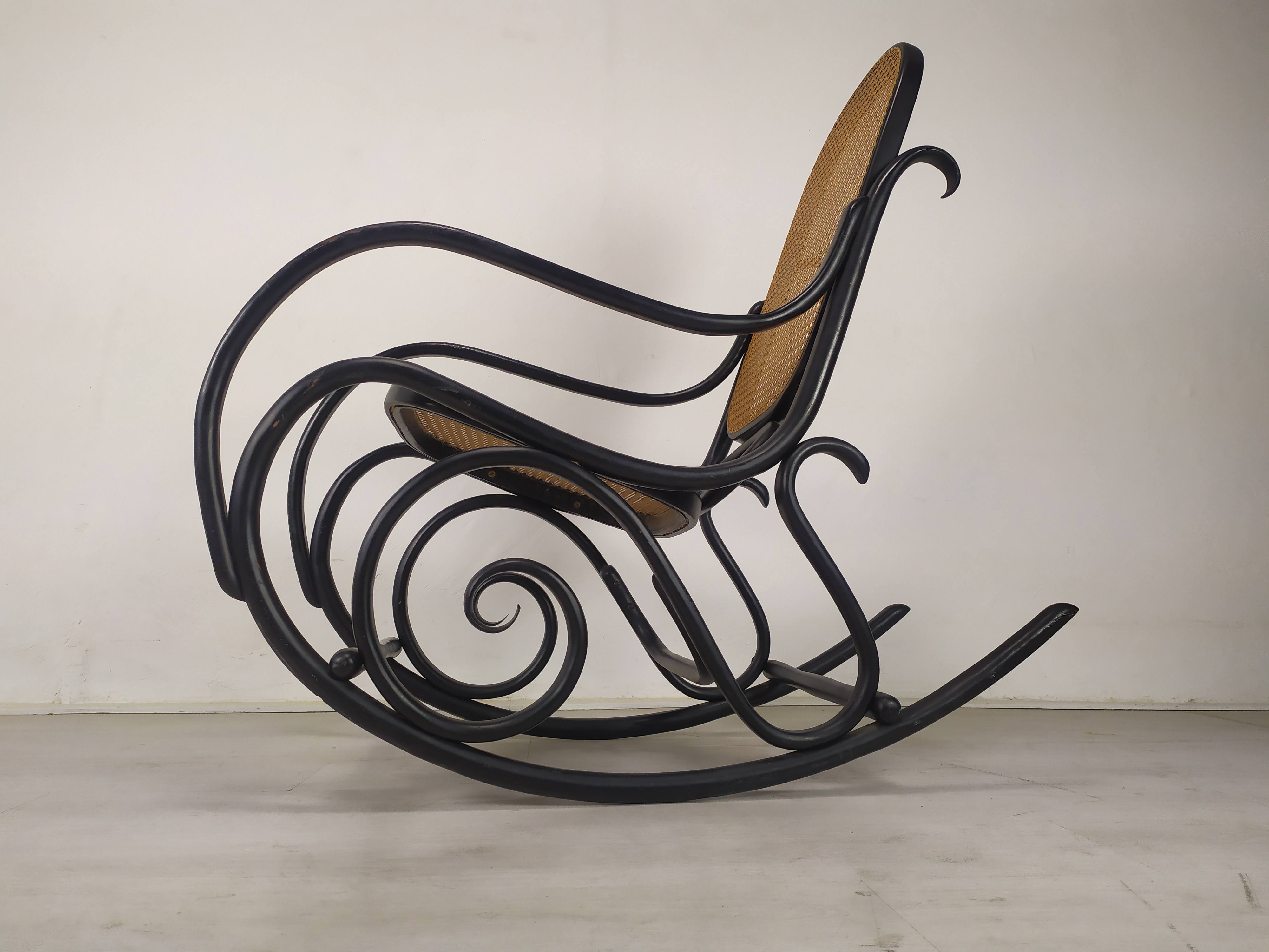 Rocking-chair curved wood
