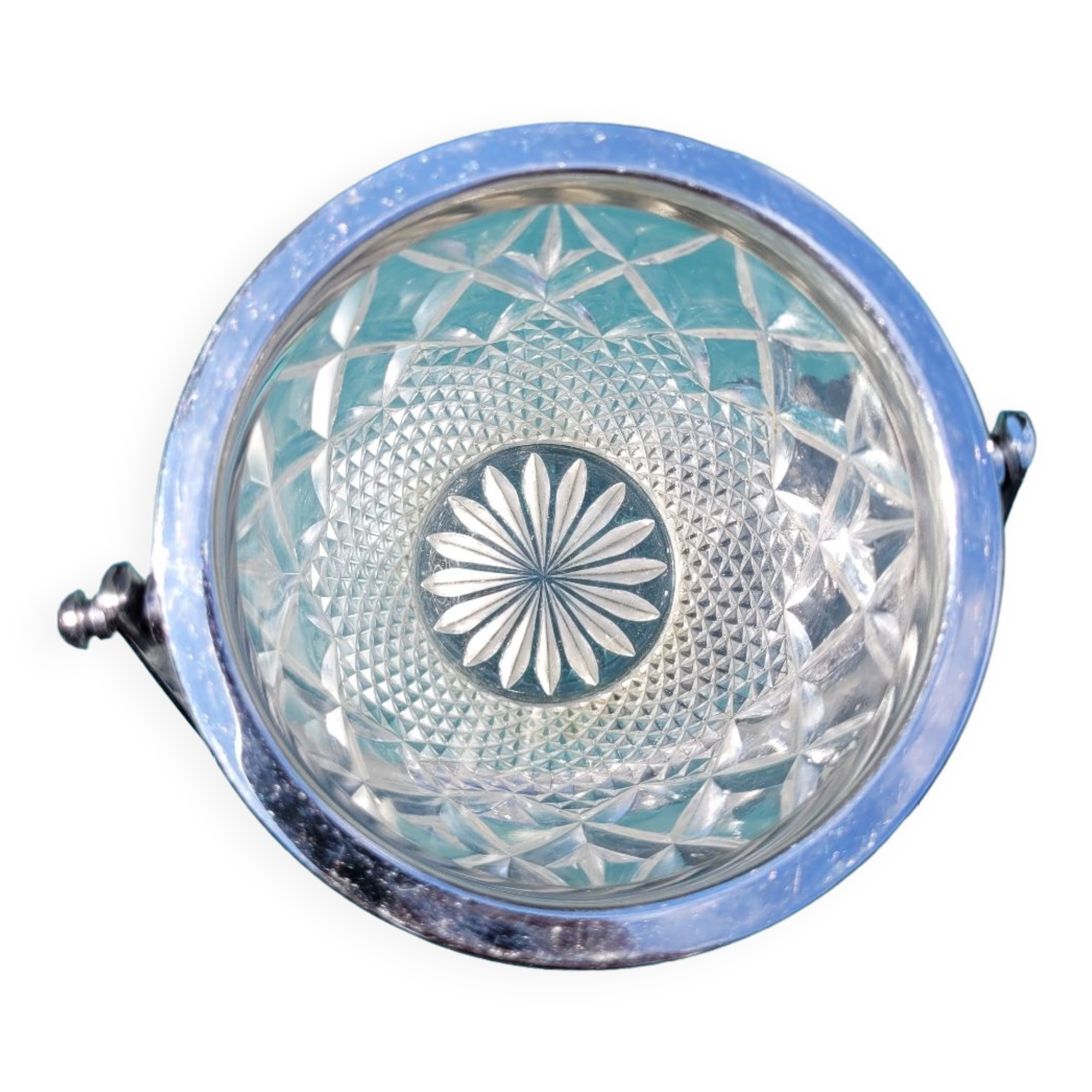 Ice bucket and its tongs