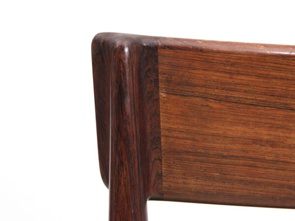 Suite de 4 chaises scandinaves en teck modèle 39