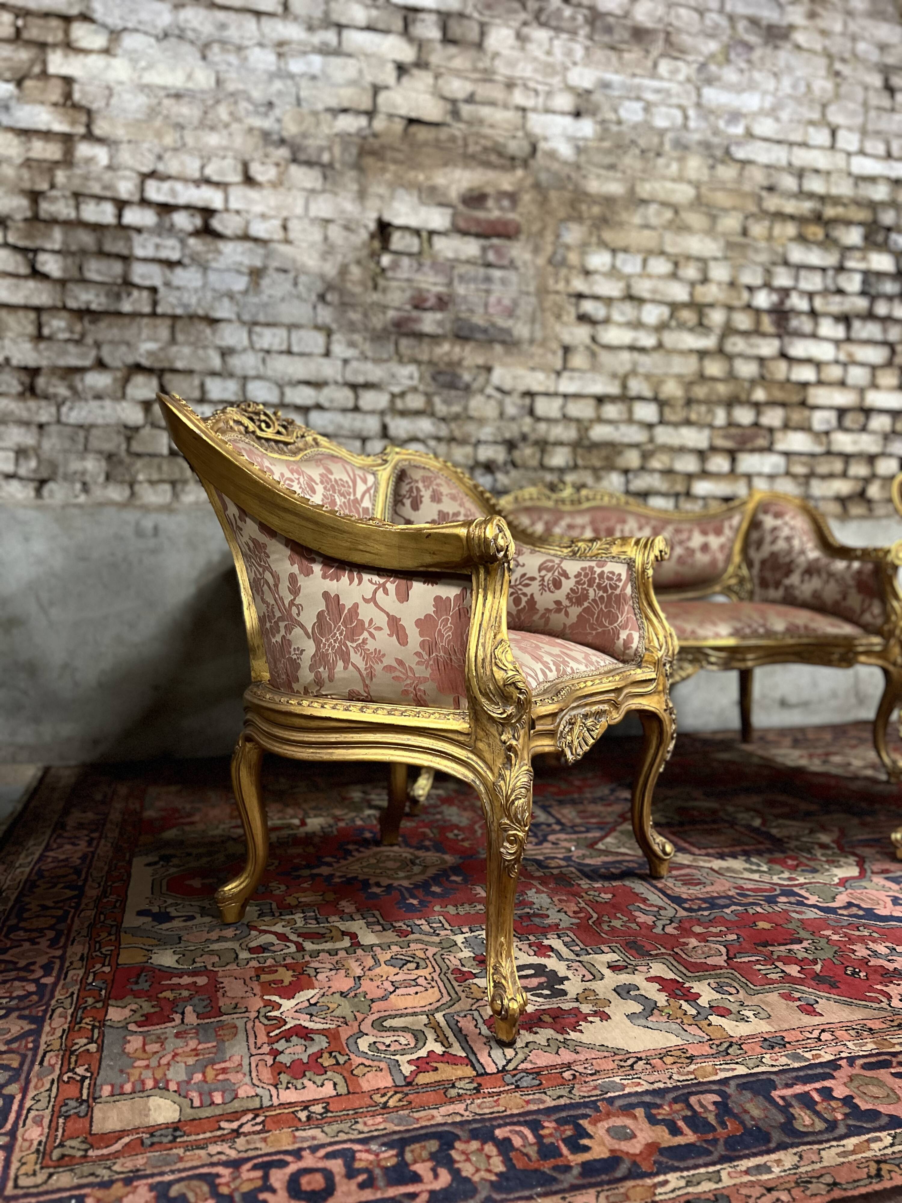 Salon En Bois Doré De Style Louis XV