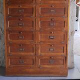 Notary's furniture with clamshells