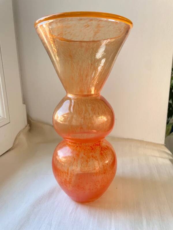 Vase signed A. Gray 1994