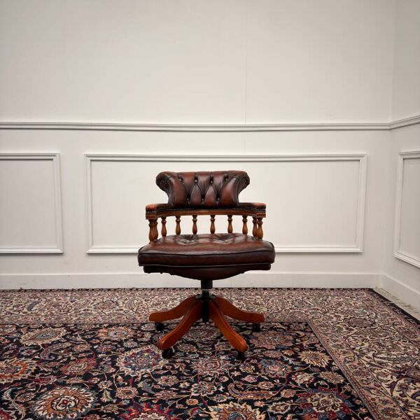 Chaise de bureau Chesterfield anglaise en bordeaux