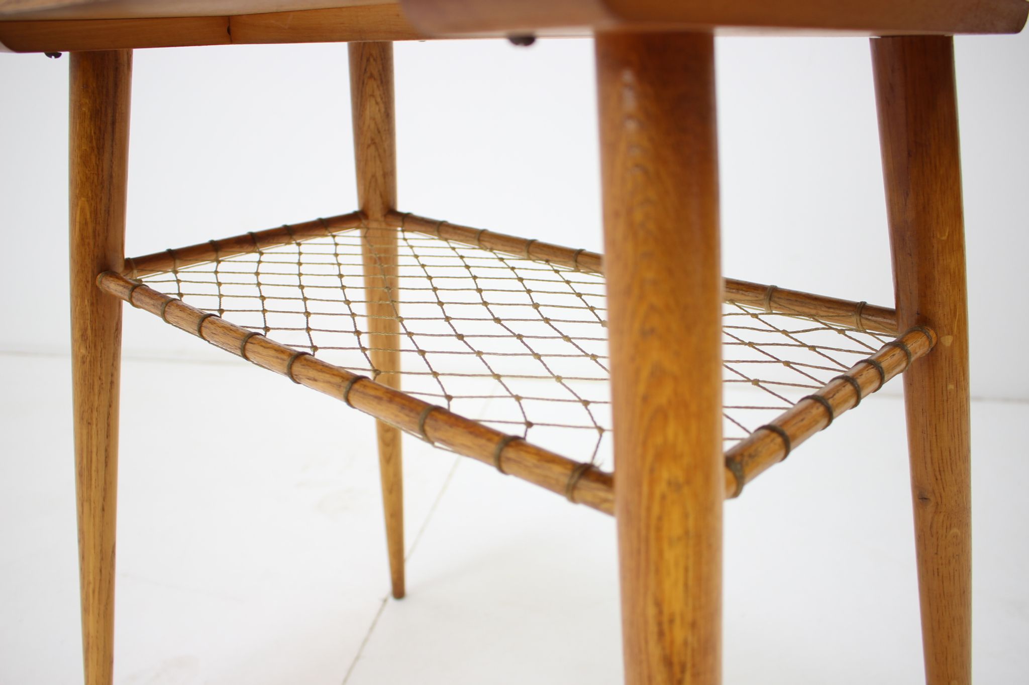 Table en chêne du milieu du siècle, années 1970.