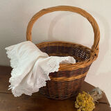 Round two-tone wicker basket from the 80s.