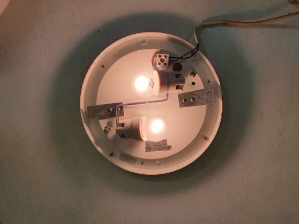 Plafonnier ou applique murale en verre au lait Glasshutte limburg, Allemagne, années 1970