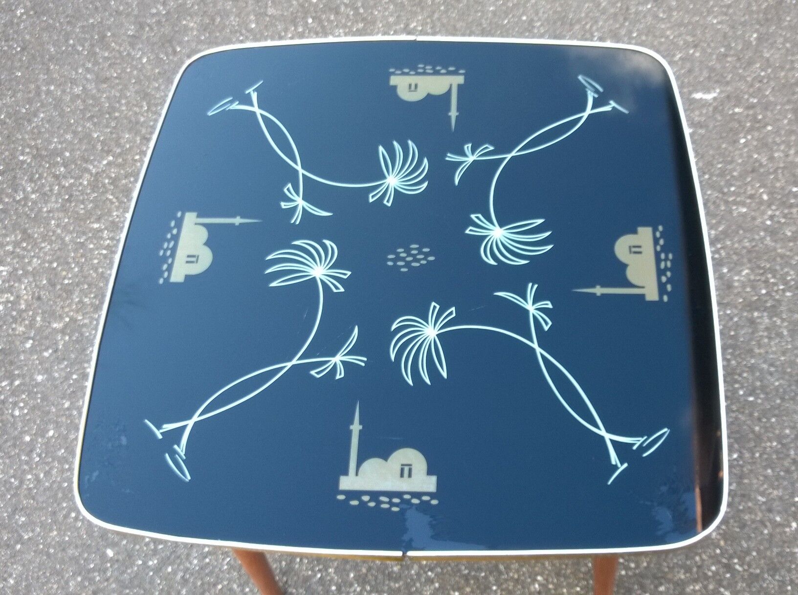 Vintage coffee table stylized oriental décor 1960
