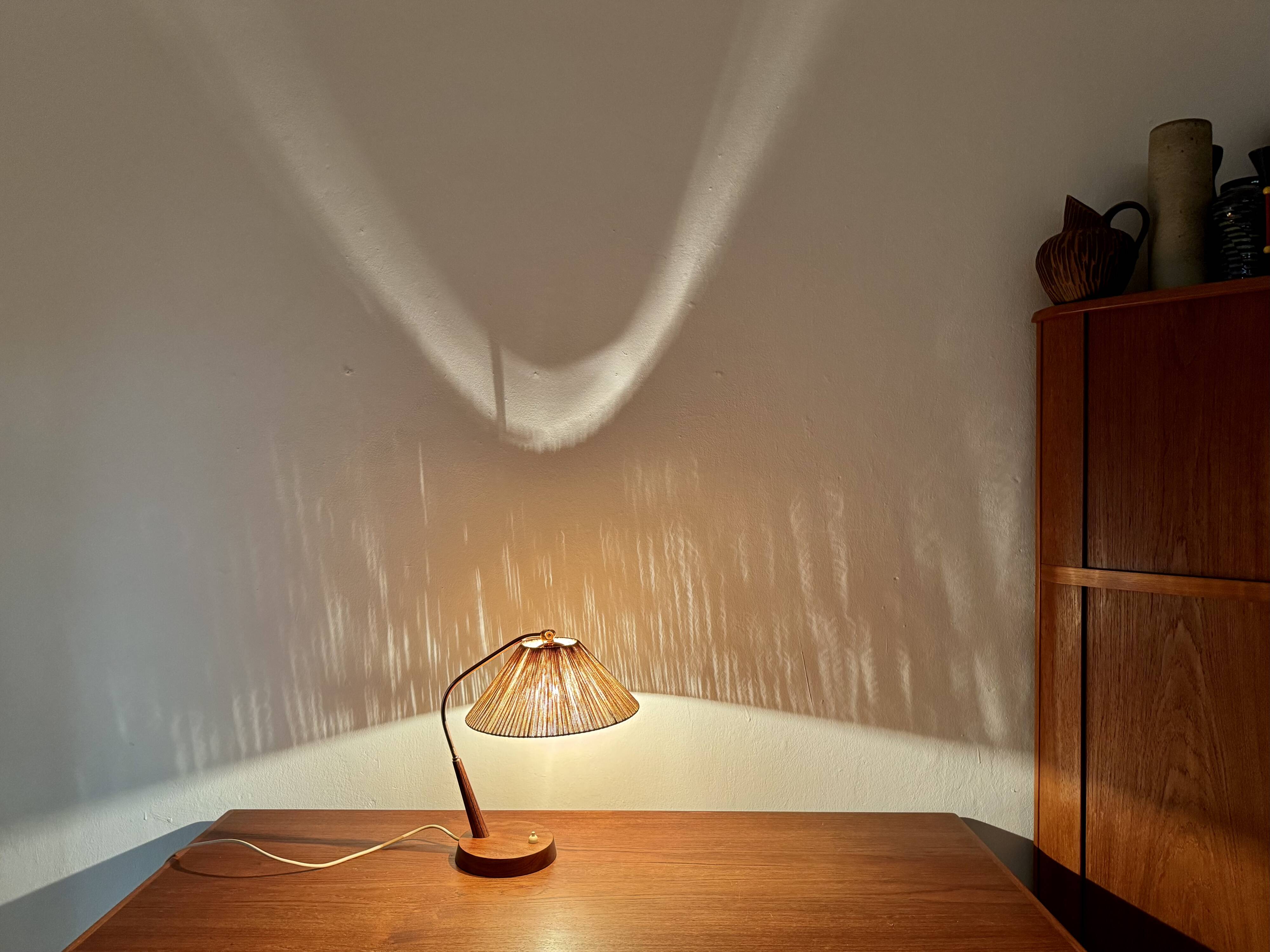 Lampe de table en sisal et teck par Temde
