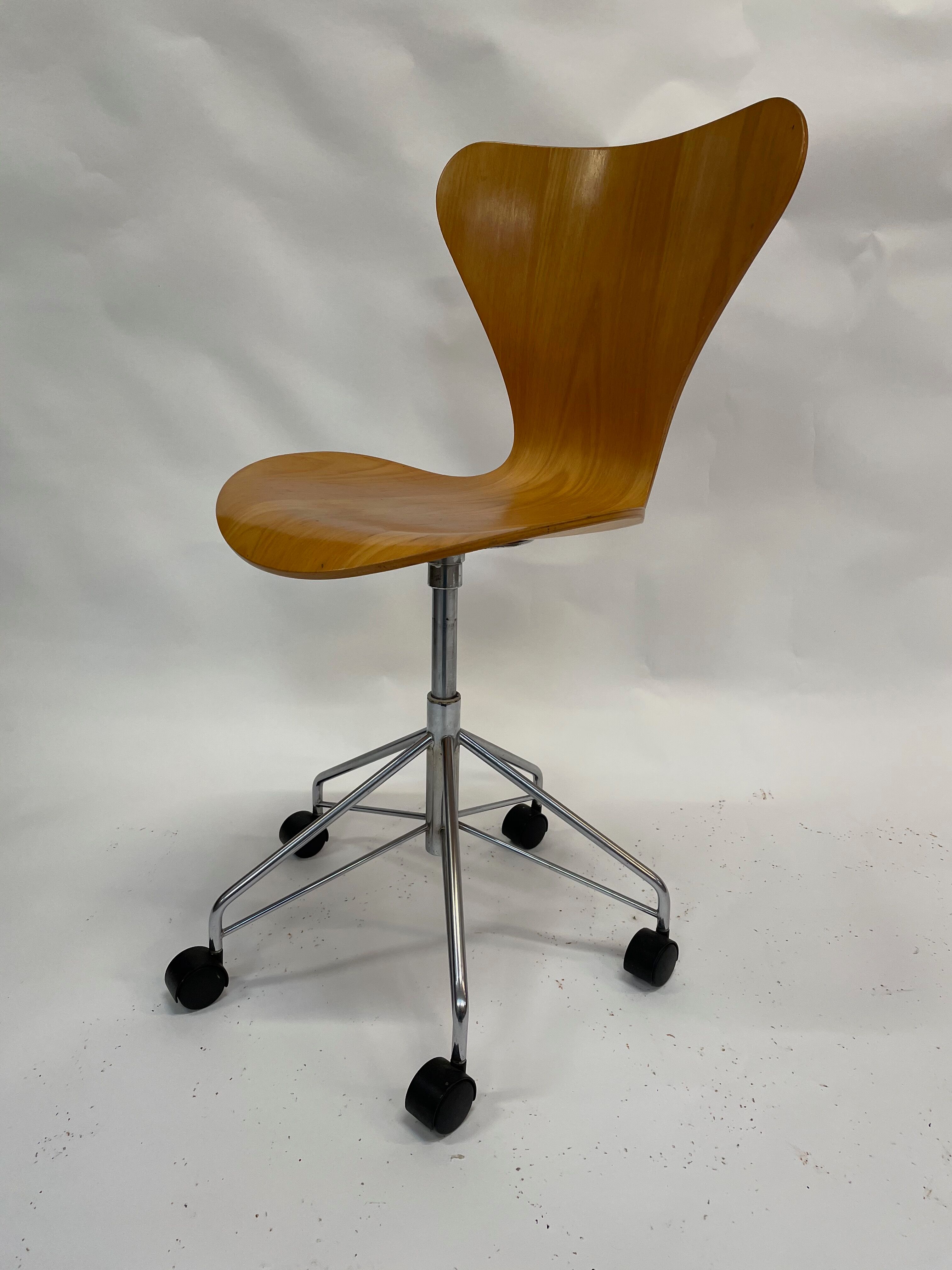 Chaise butterfly d'Arne Jacobsen pour Fritz Hansen