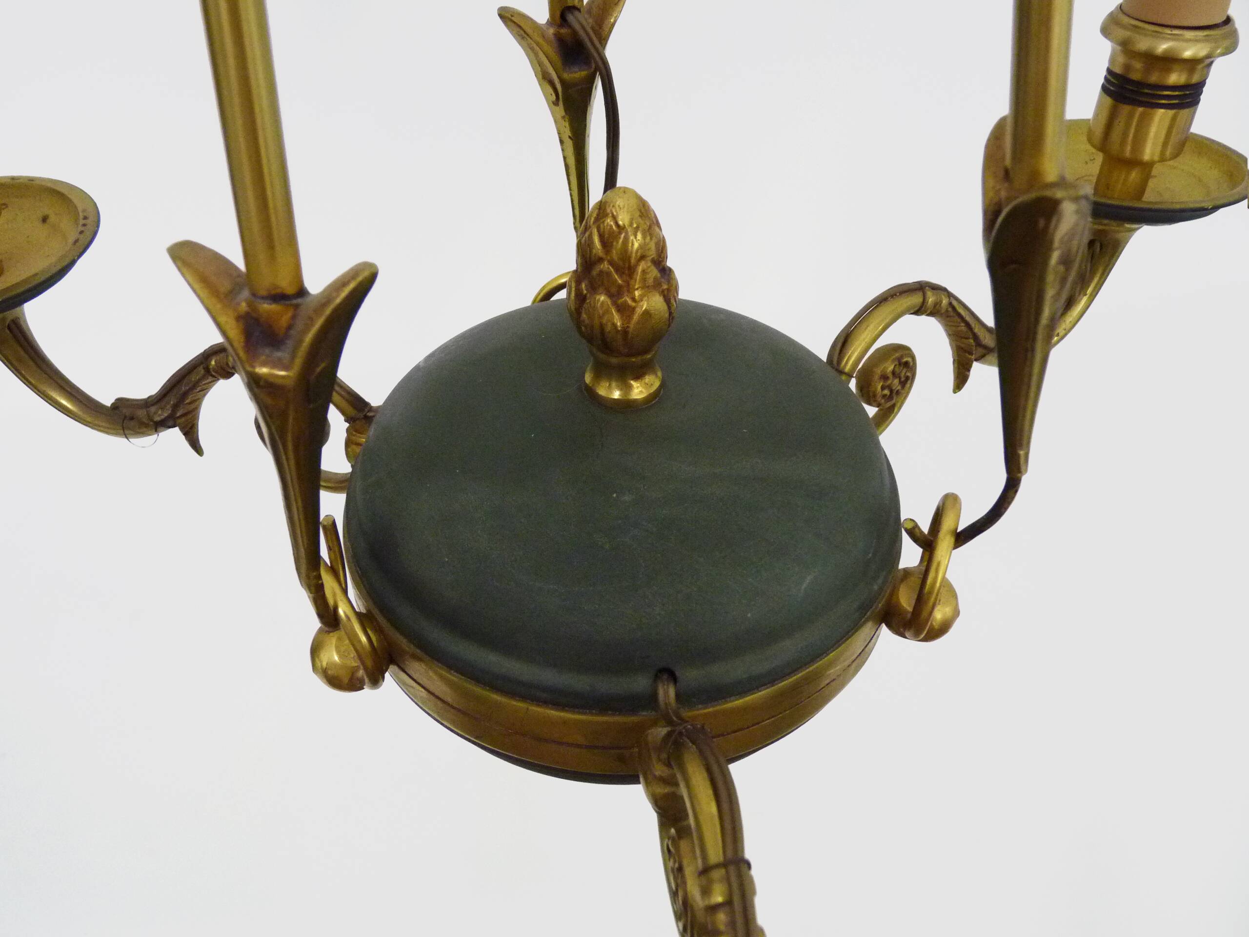 Chandelier, suspension in gilded bronze and green sheet metal with 3 arms, Empire style. Early 20th century