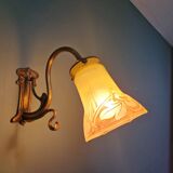 Art Nouveau wall light in bronze and satin glass, 1910s
