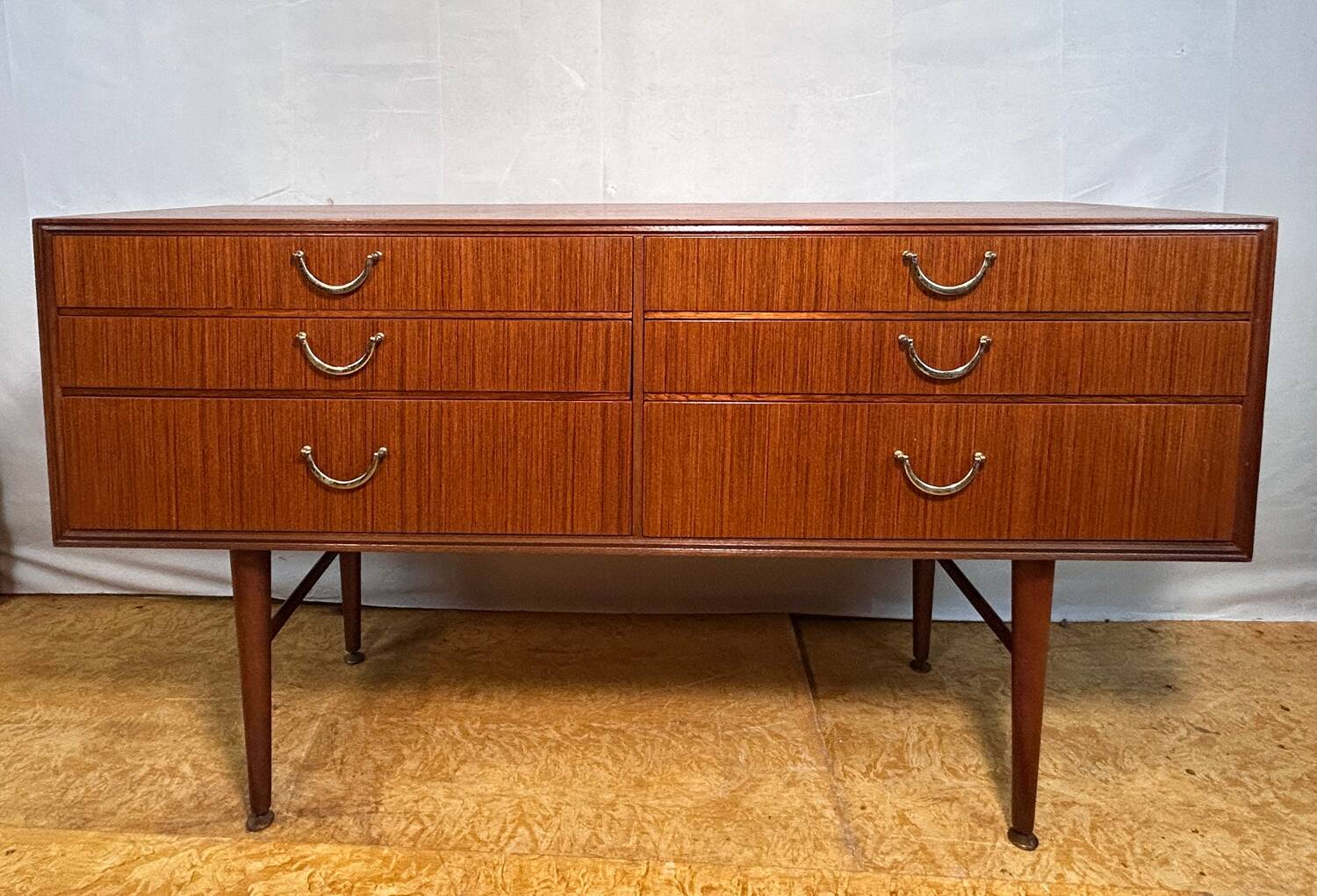 Mid-Century Retro Vintage Teak Sideboard/Chest of Drawers 1960