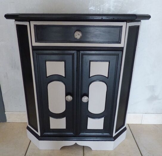 Small sideboard opening by two leaves and a quality wooden drawer