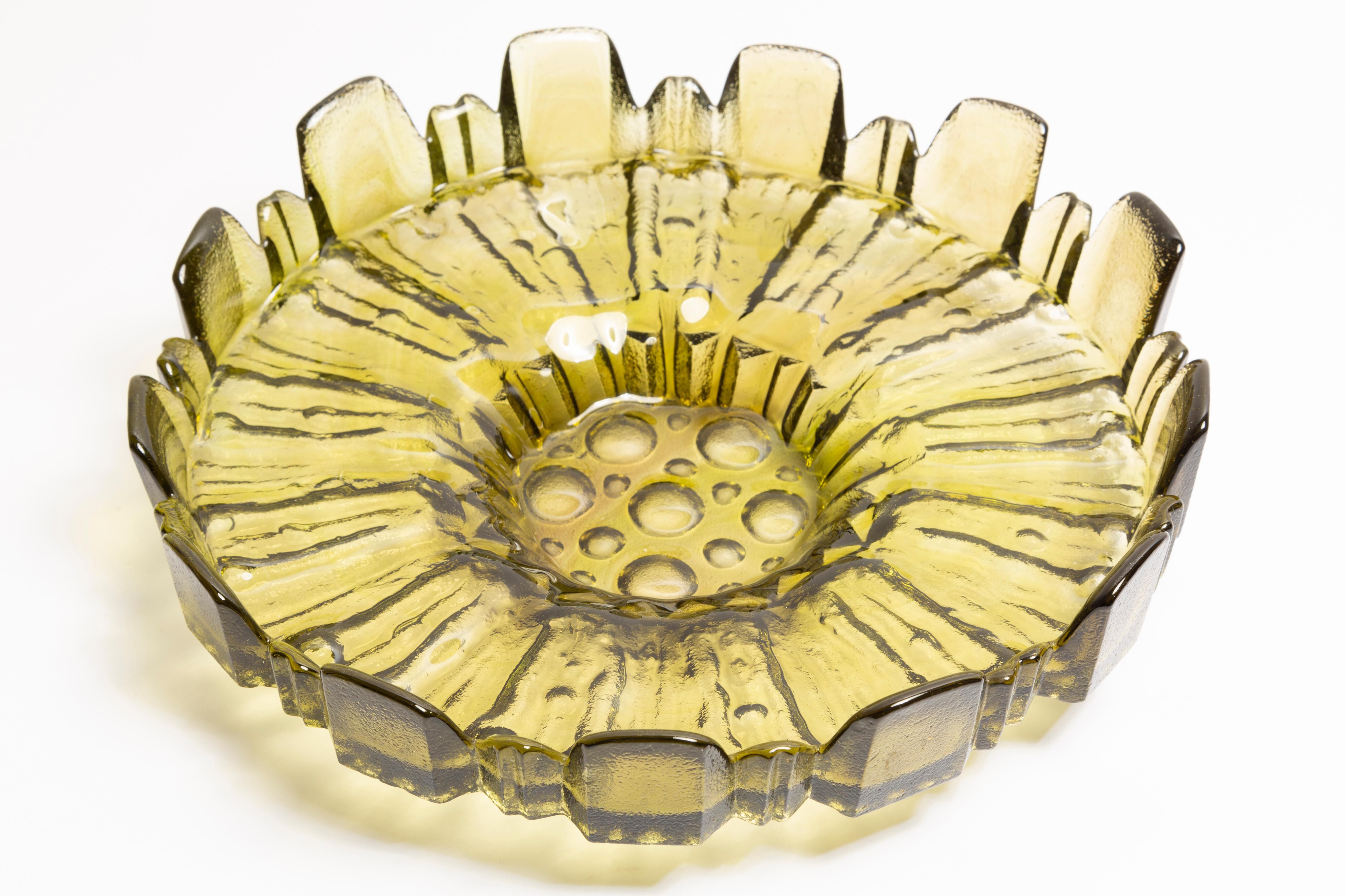 Decorative green glass flower-shaped plate, Italy, 1960s.