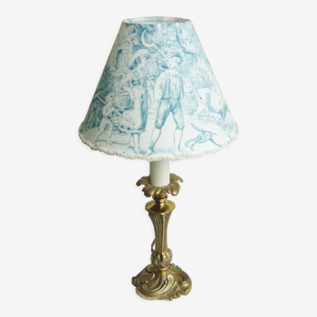 Small vintage lamp with its lampshade in toile de Jouy