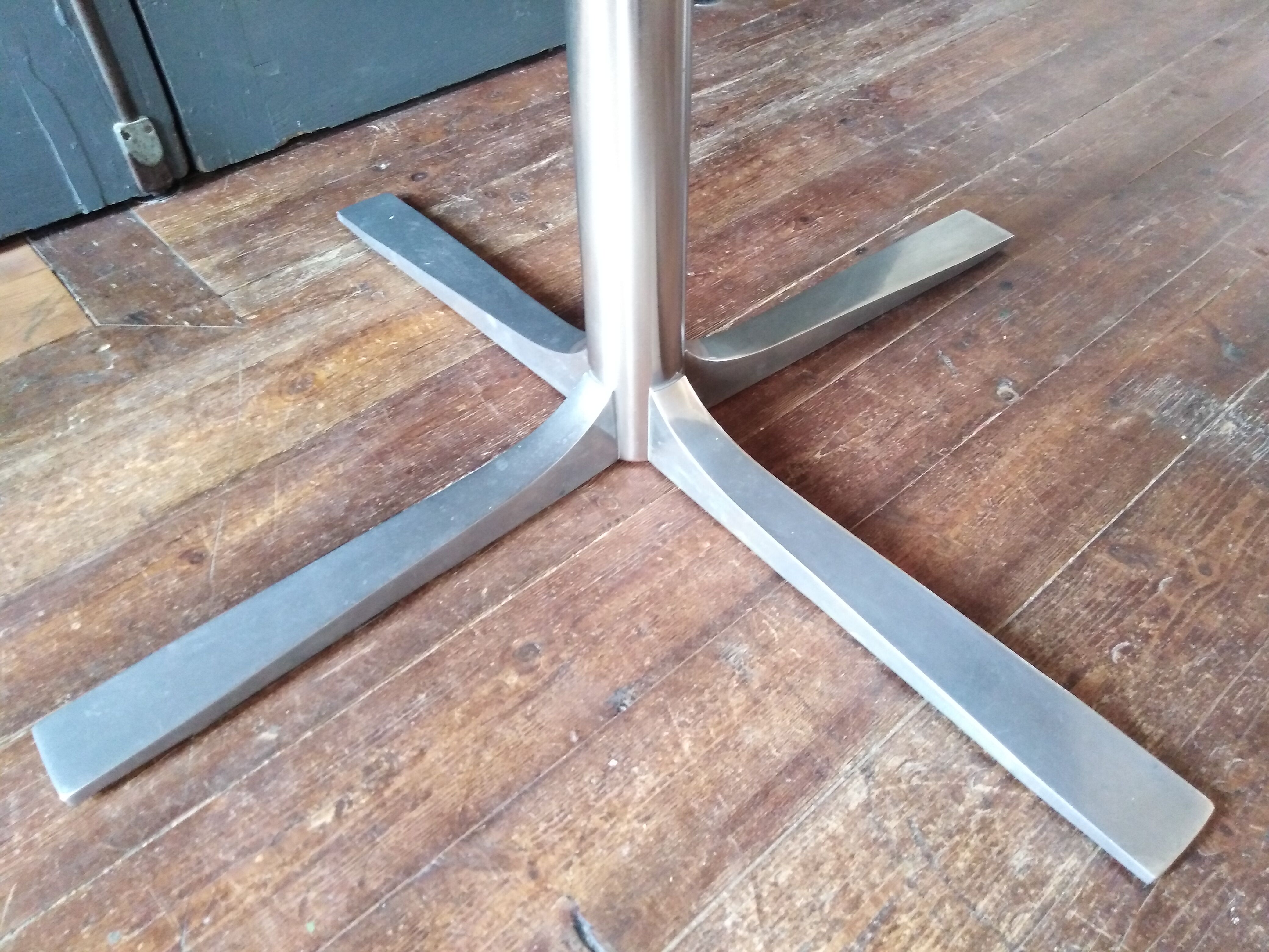 Vintage round table with extensions 1970