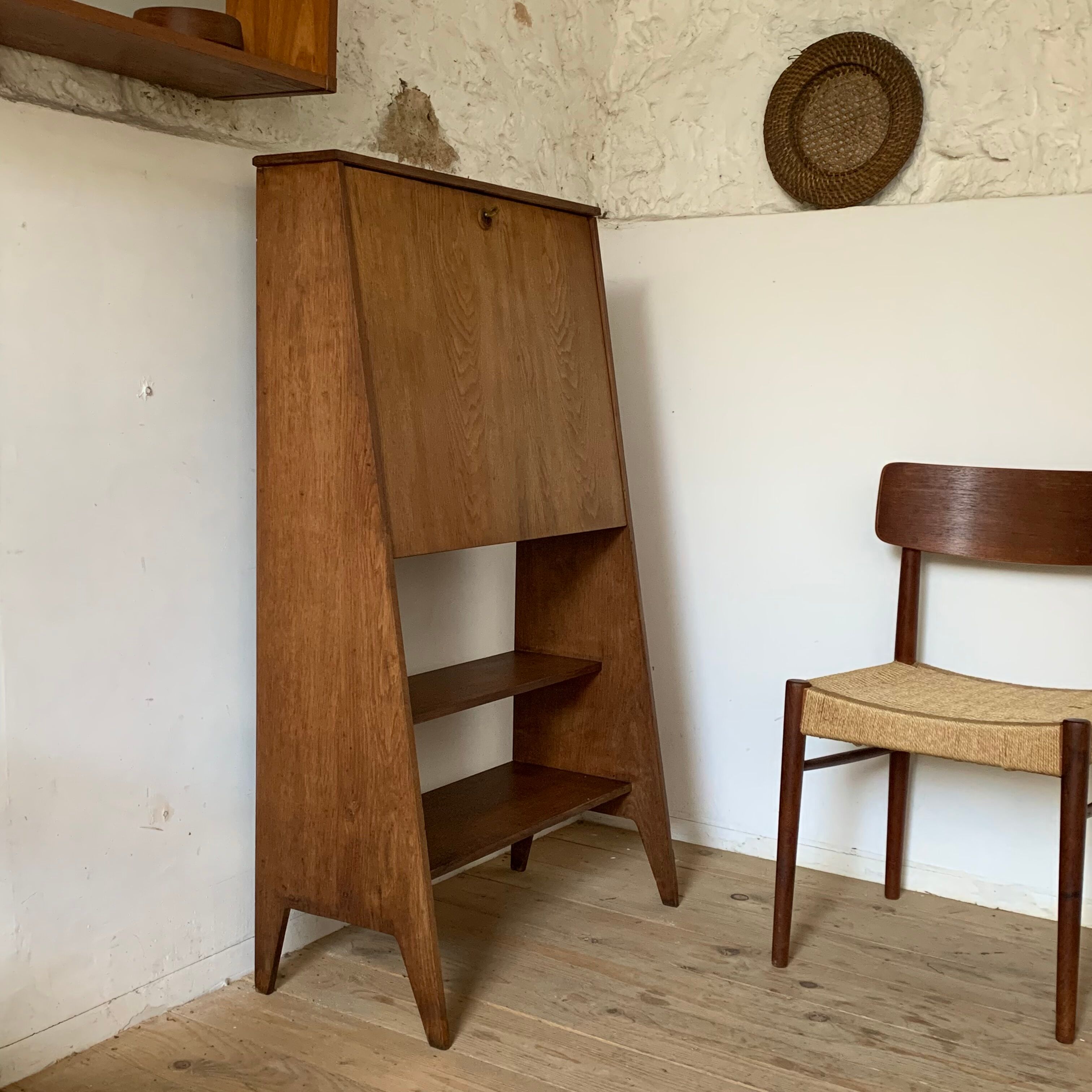 Secretary pyramidal vintage library