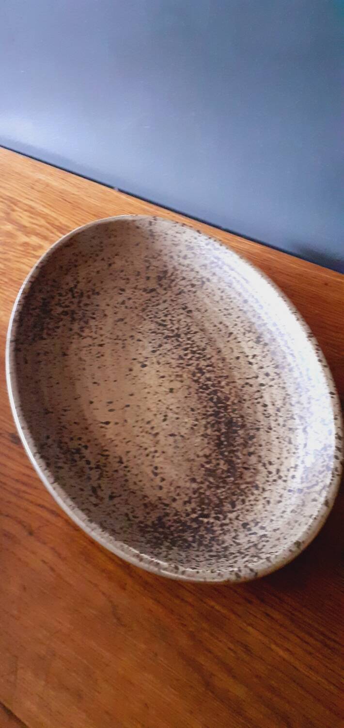 Two oval serving dishes in sandstone from Salins les Bains year 60/70