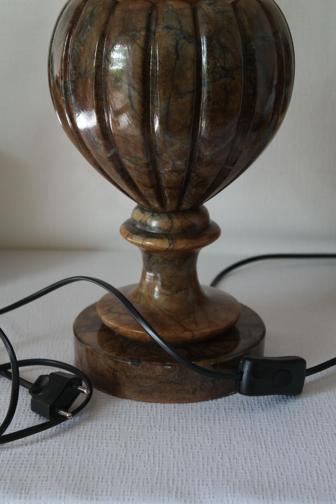 Brown onyx baluster lamp base