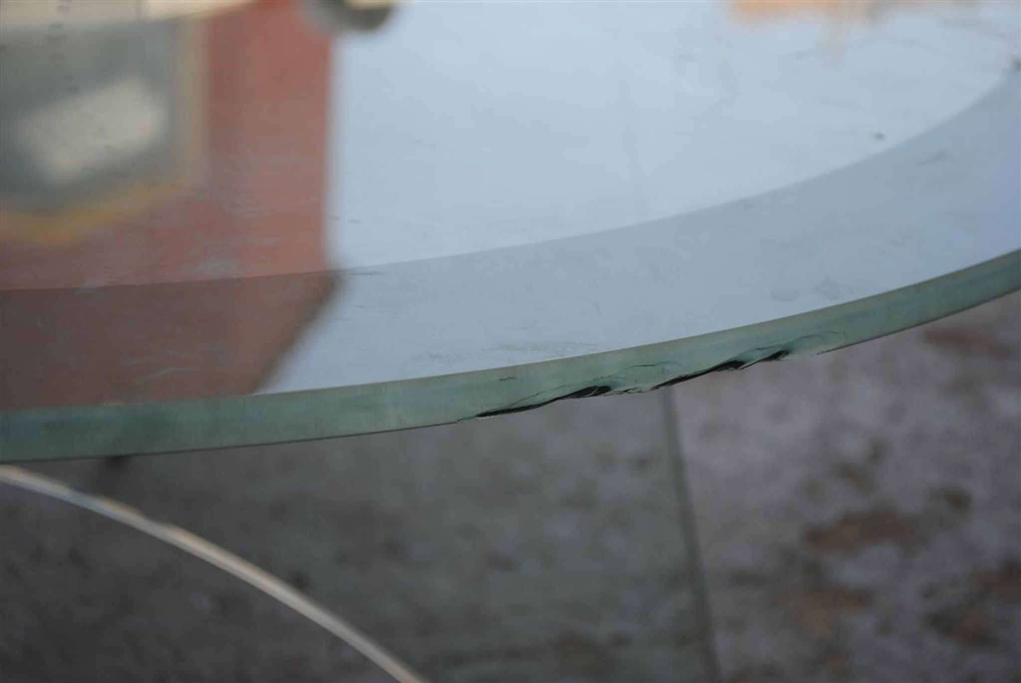 Roundtable low 80s vintage in glass and plexiglass