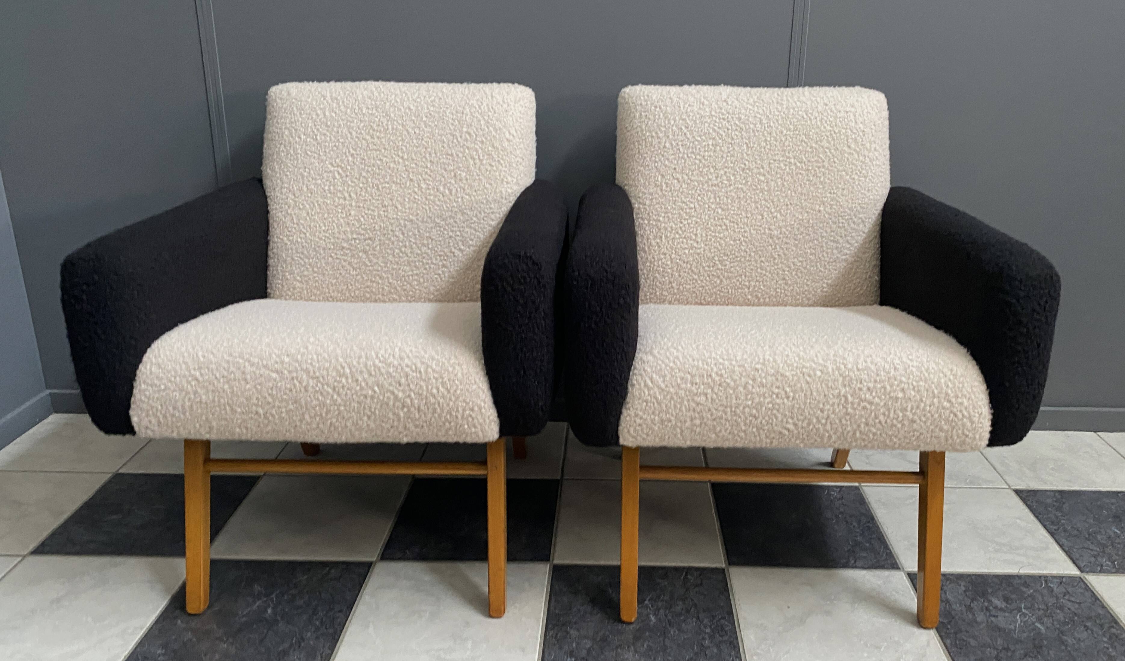 set of 2 black and White boucle lounge chairs 1960s
