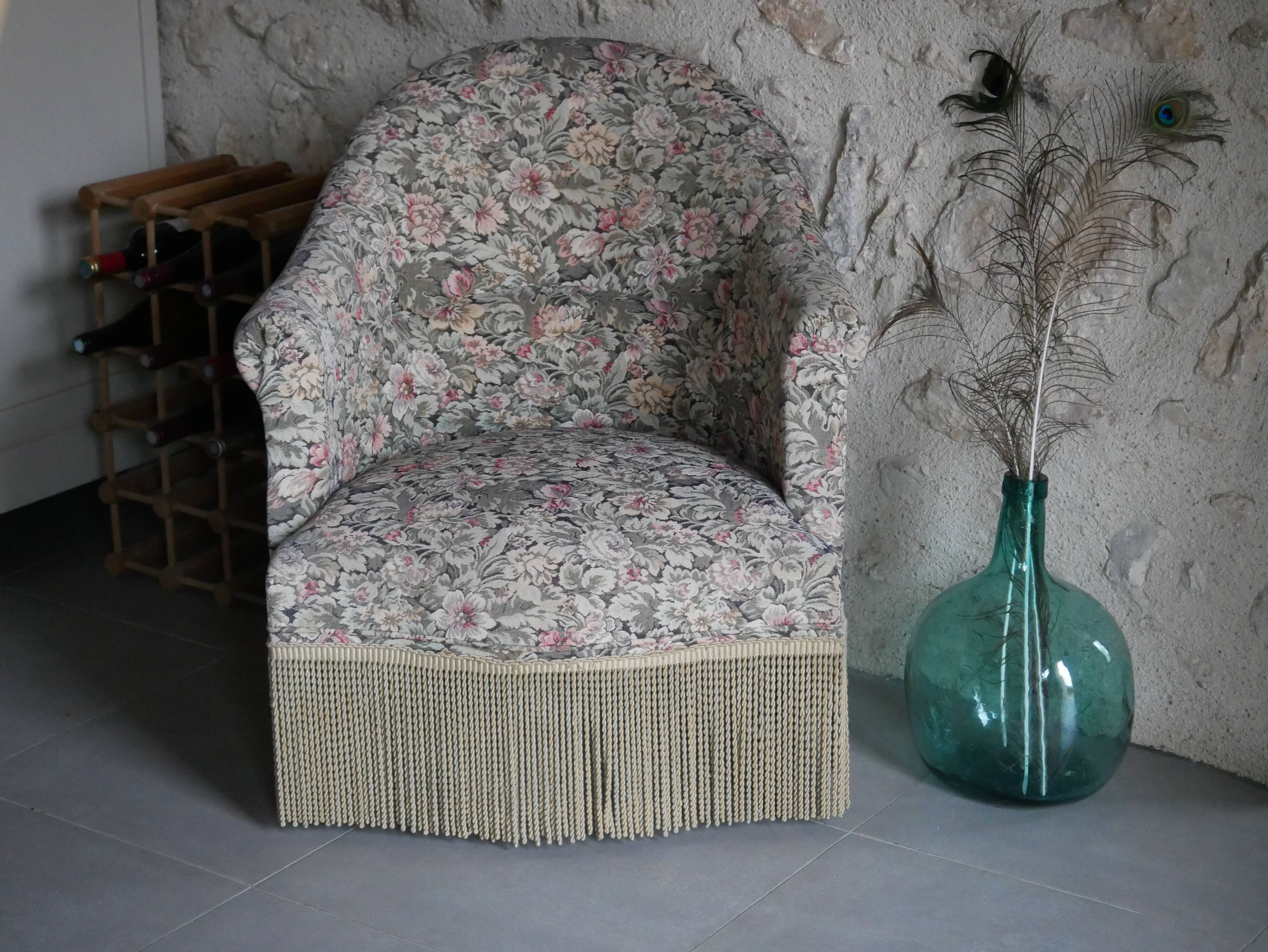 Toad armchair