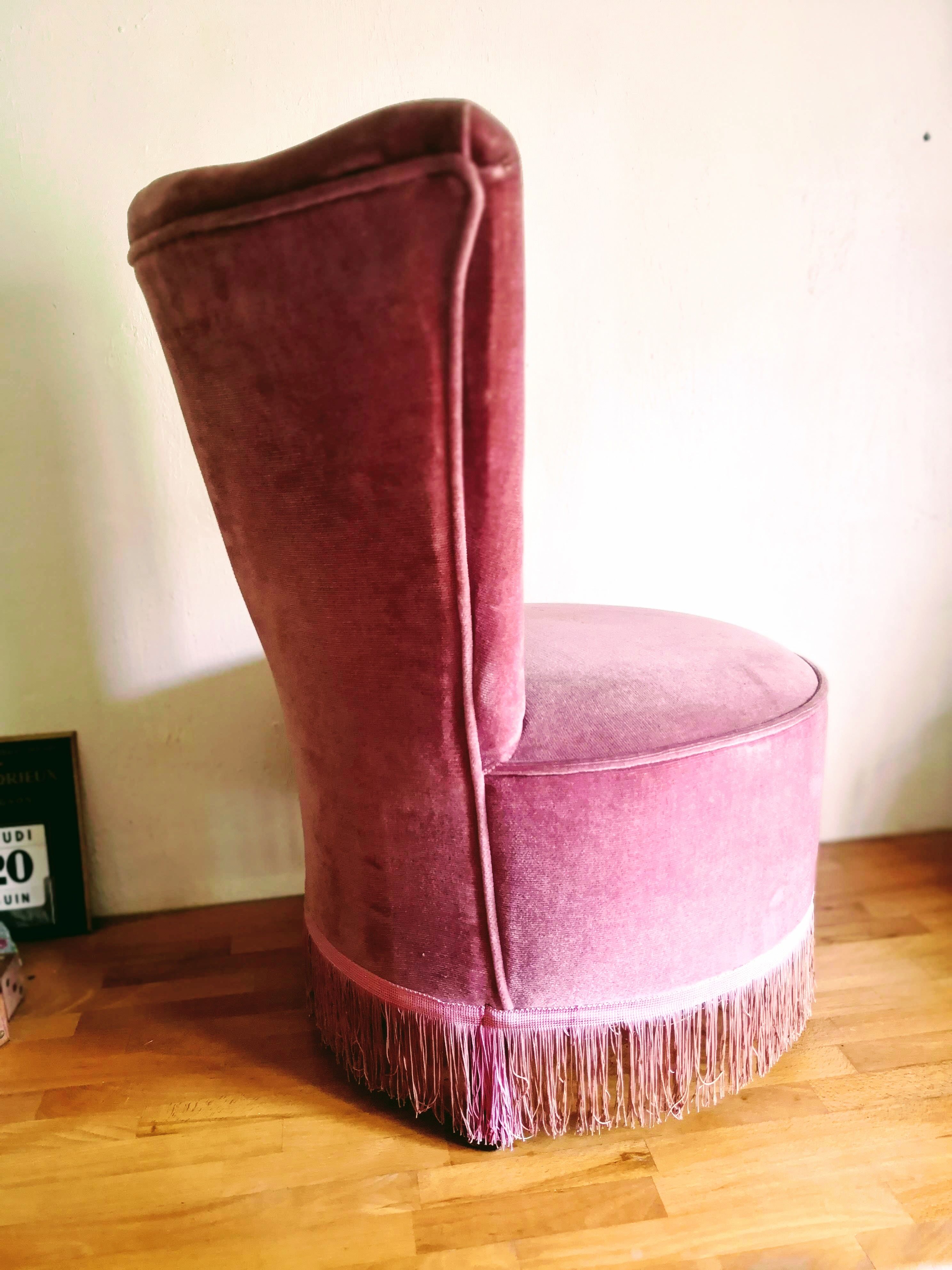 Low chair in fringed velvet rose