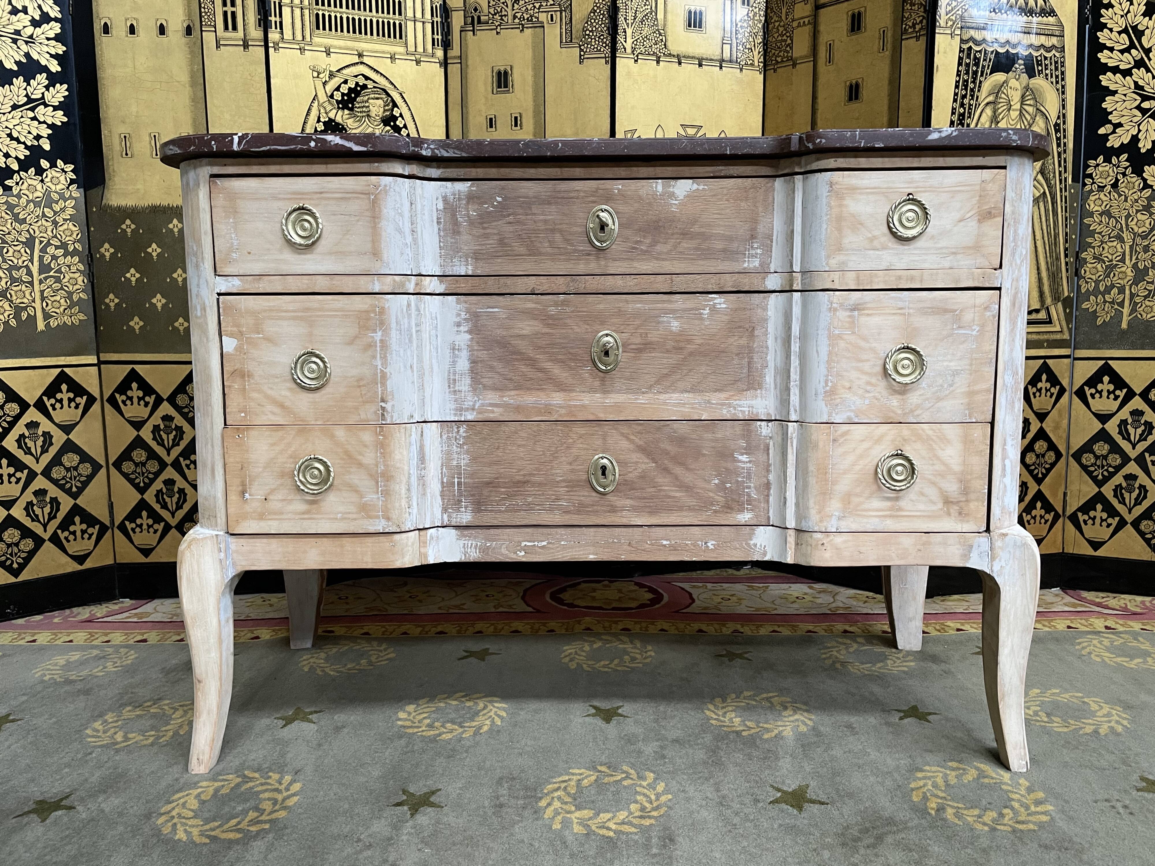 Raw dresser Louis XV style