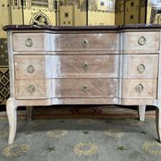 Raw dresser Louis XV style