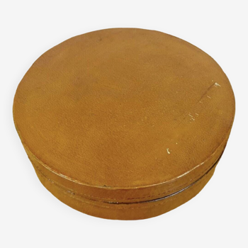 Round shaped lacquered wooden storage box