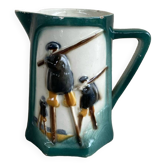 Pichet en barbotine polychrome "Berger landais Echassiers"