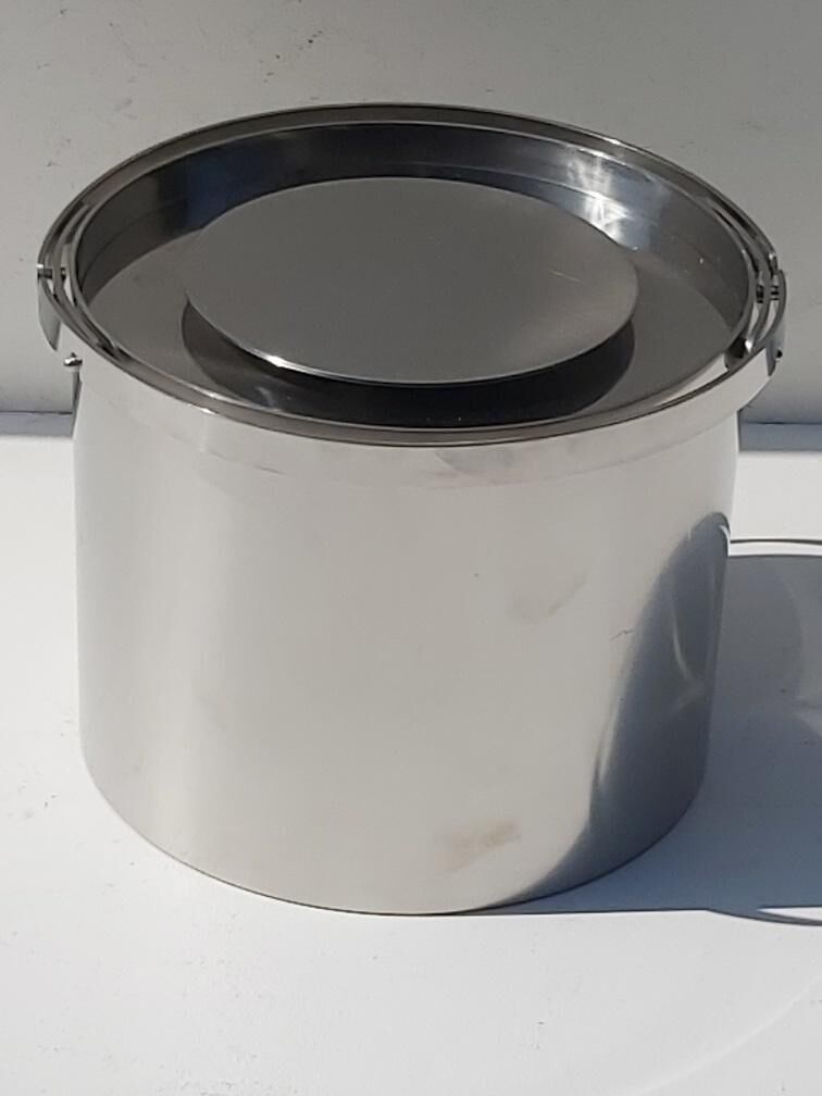 Stelton ice bucket by Arne Jacobsen