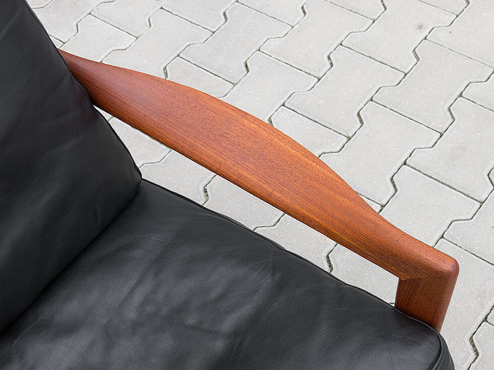 Sofa and armchairs designed by Illum Wikkelso