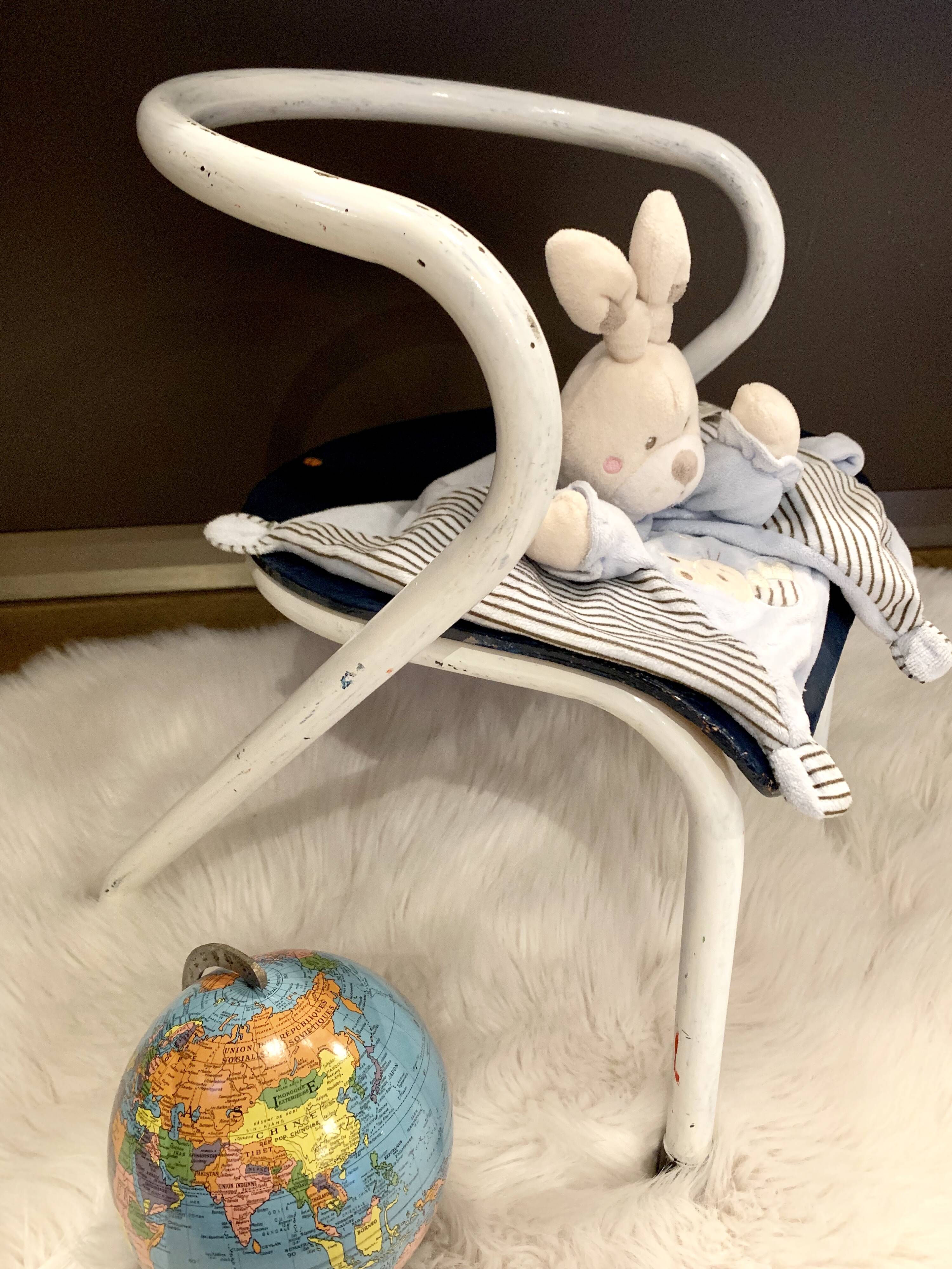 Jacques Hitier child schoolboy chair