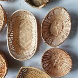 Wall composition of natural and green baskets