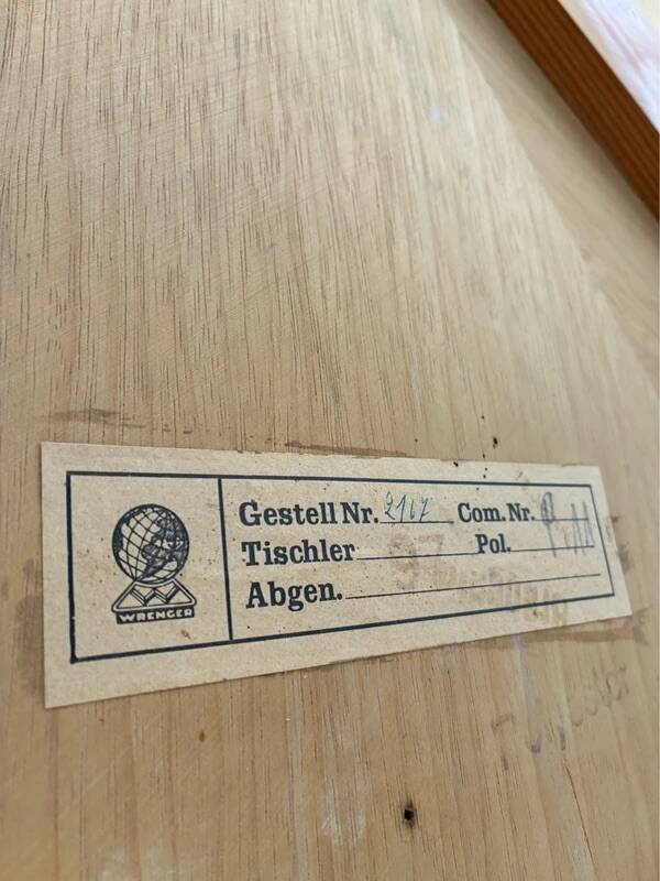 Table Art Déco Adolf Wrenger – Table basse ronde en bois