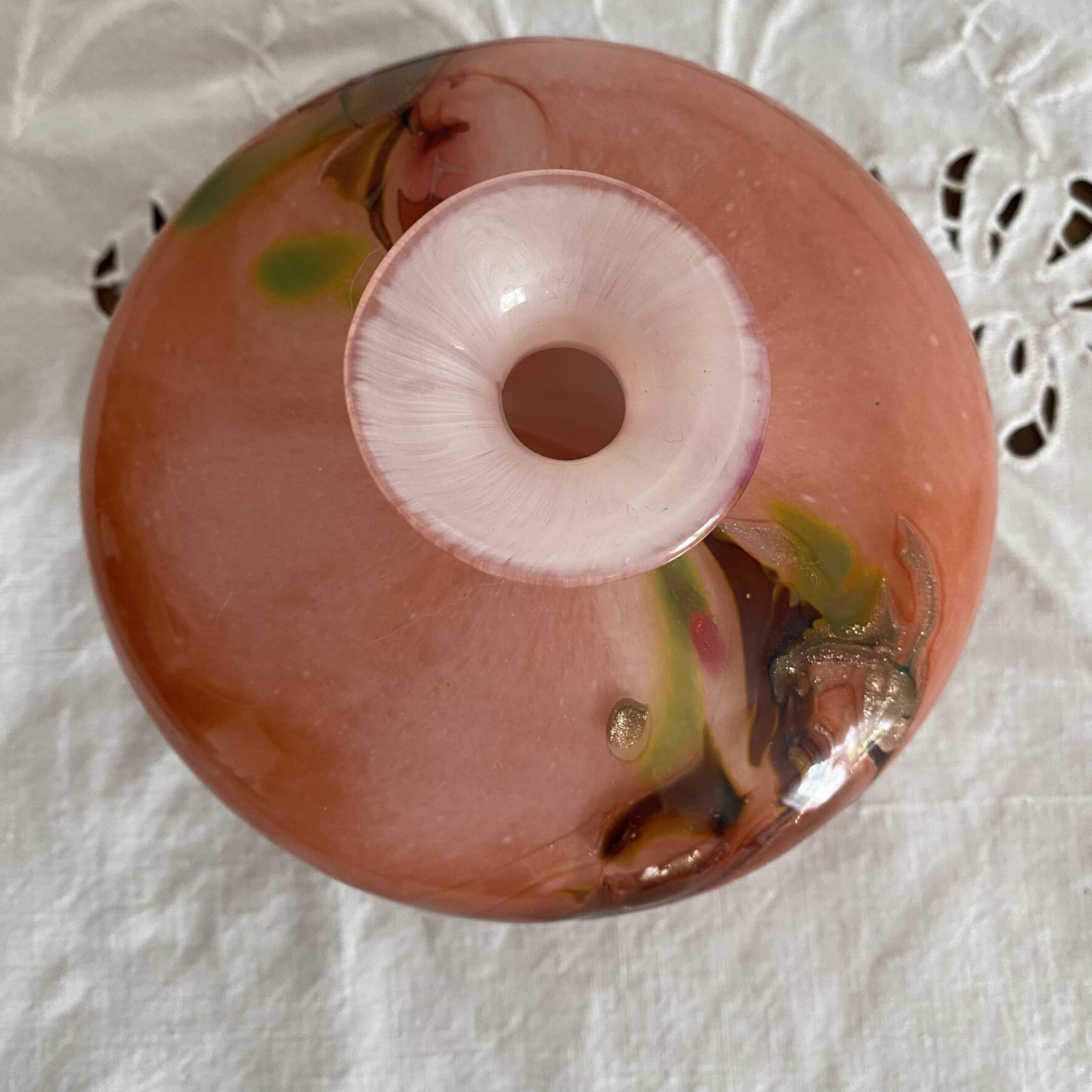 Single flower vase signed Gérard Torchaux, Art glass.