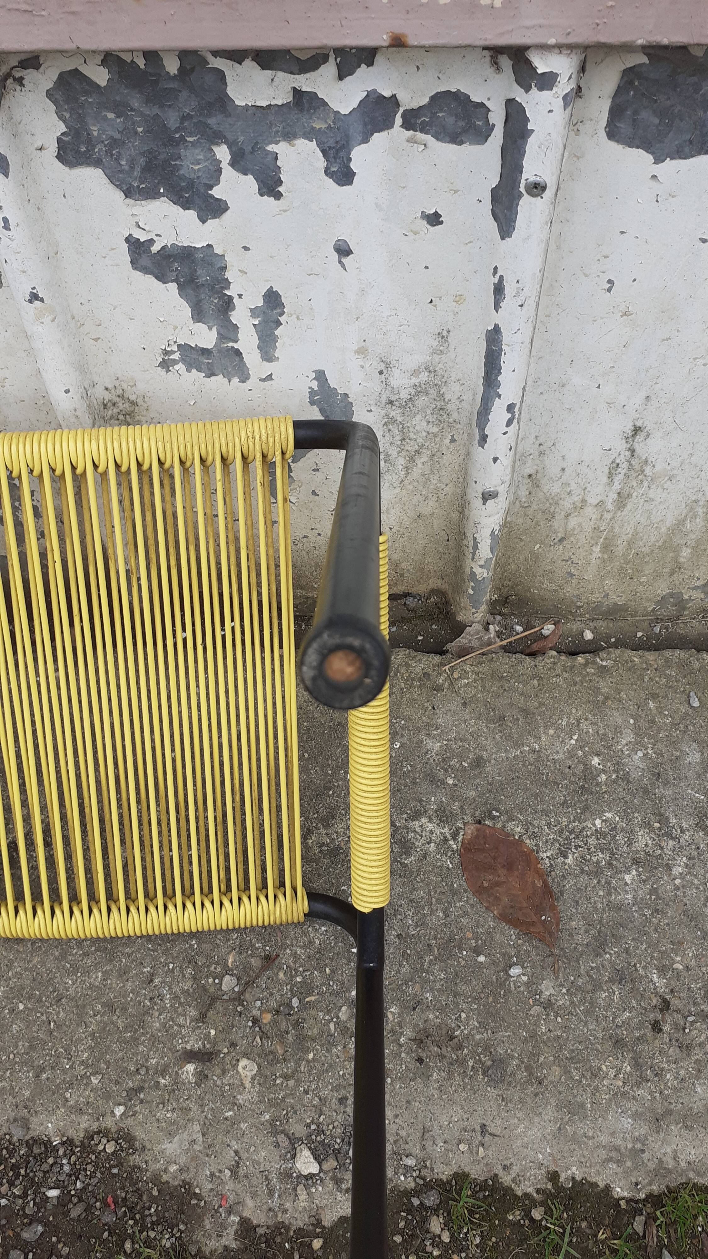 Scoubidou stool