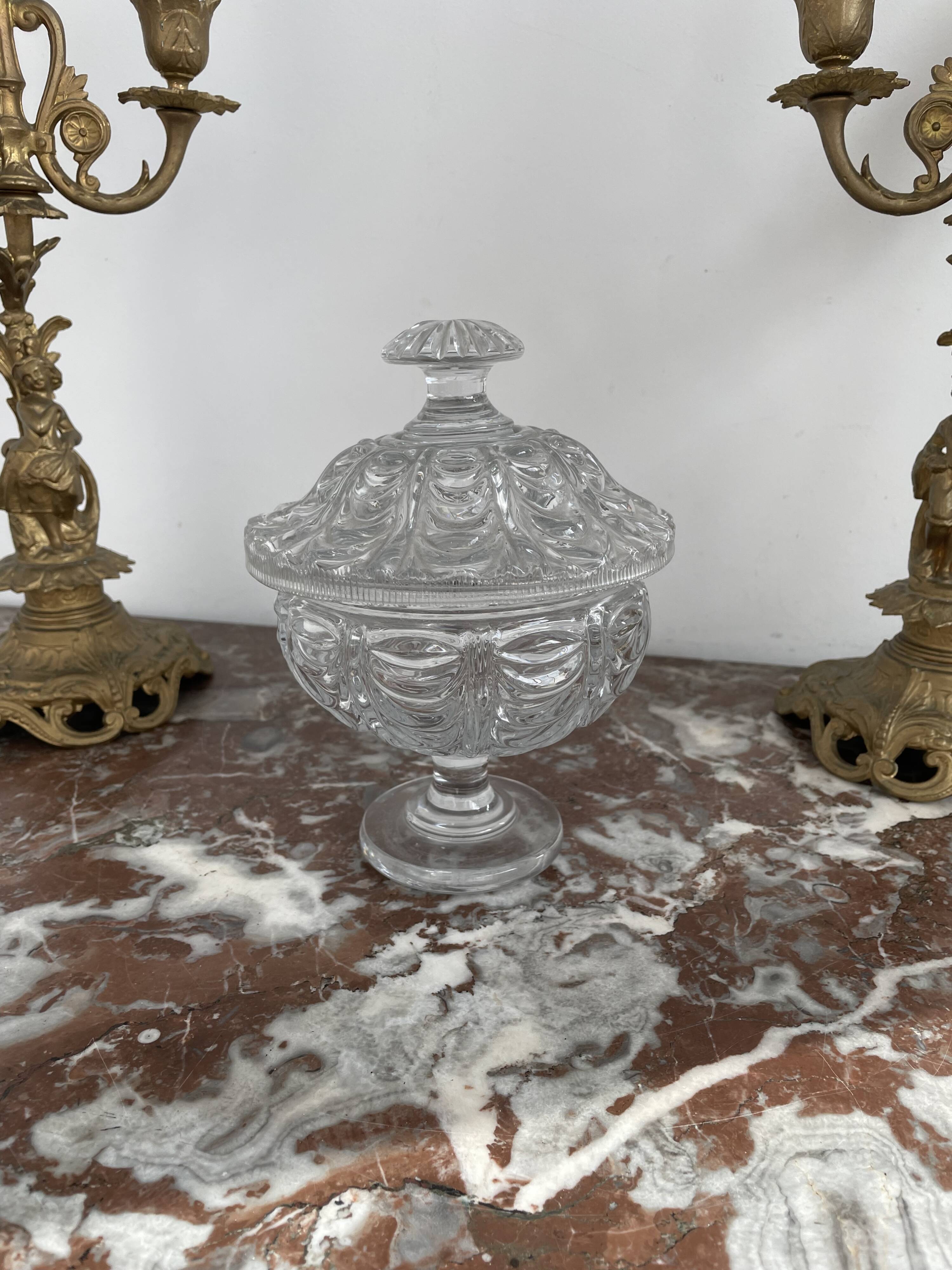 Moulded and cut crystal drageoir from Creusot Baccarat early 19th century