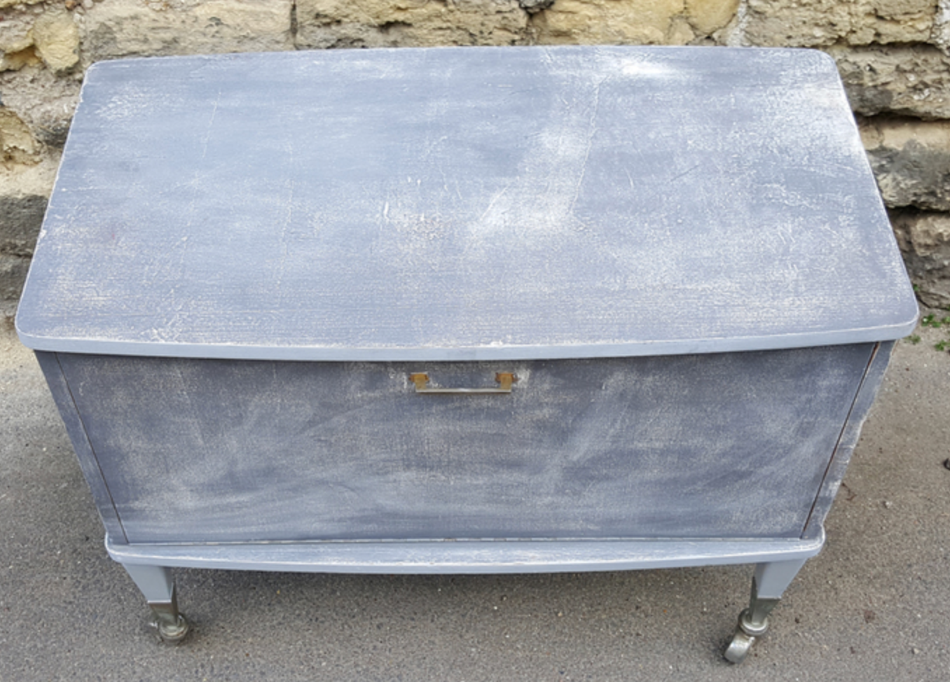 Furniture bar on wheels 50