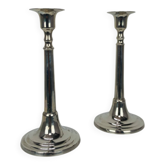 Paire de bougeoirs métal couleur argent, vintage