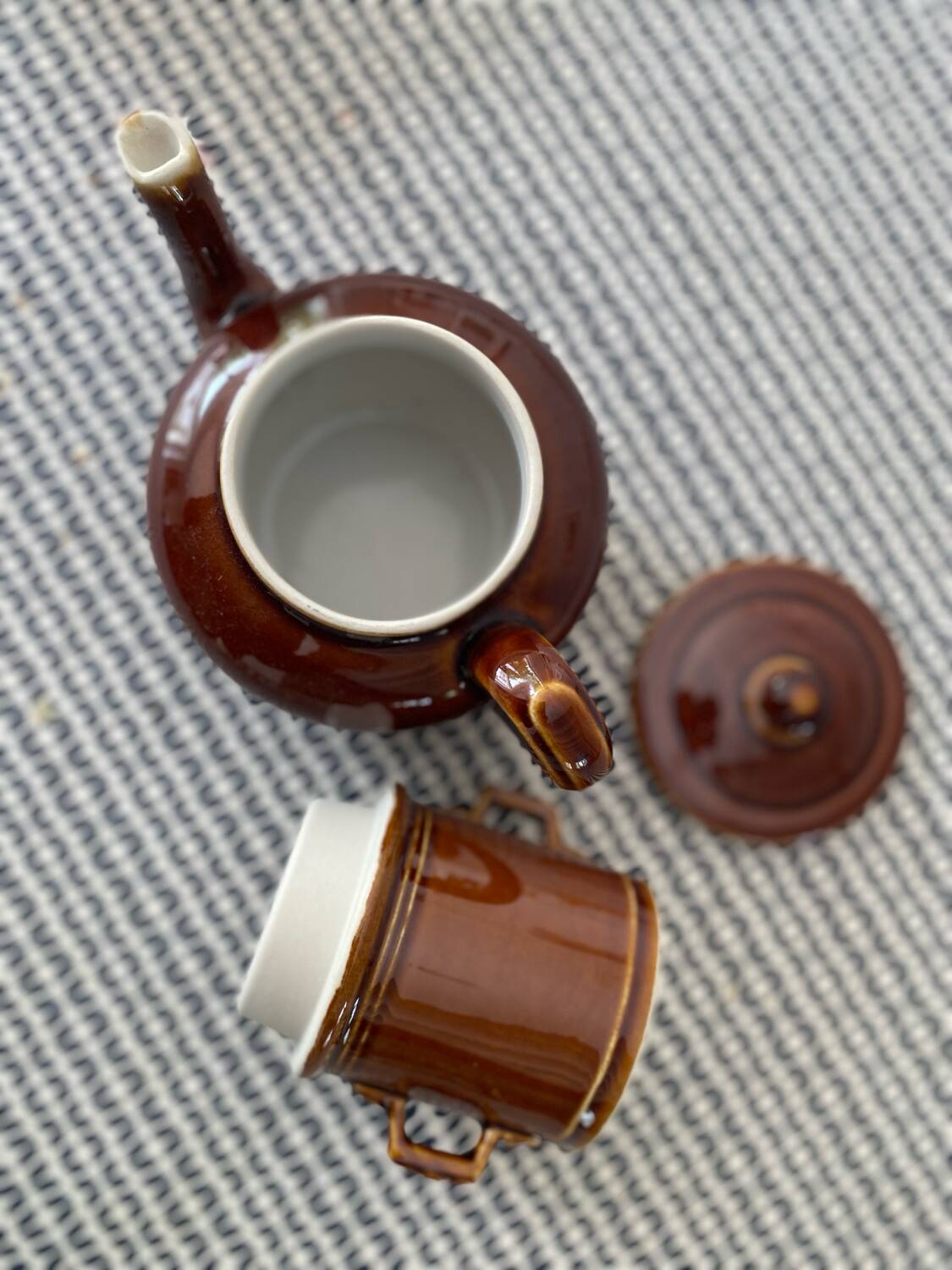 Ceramic tiered coffee pot