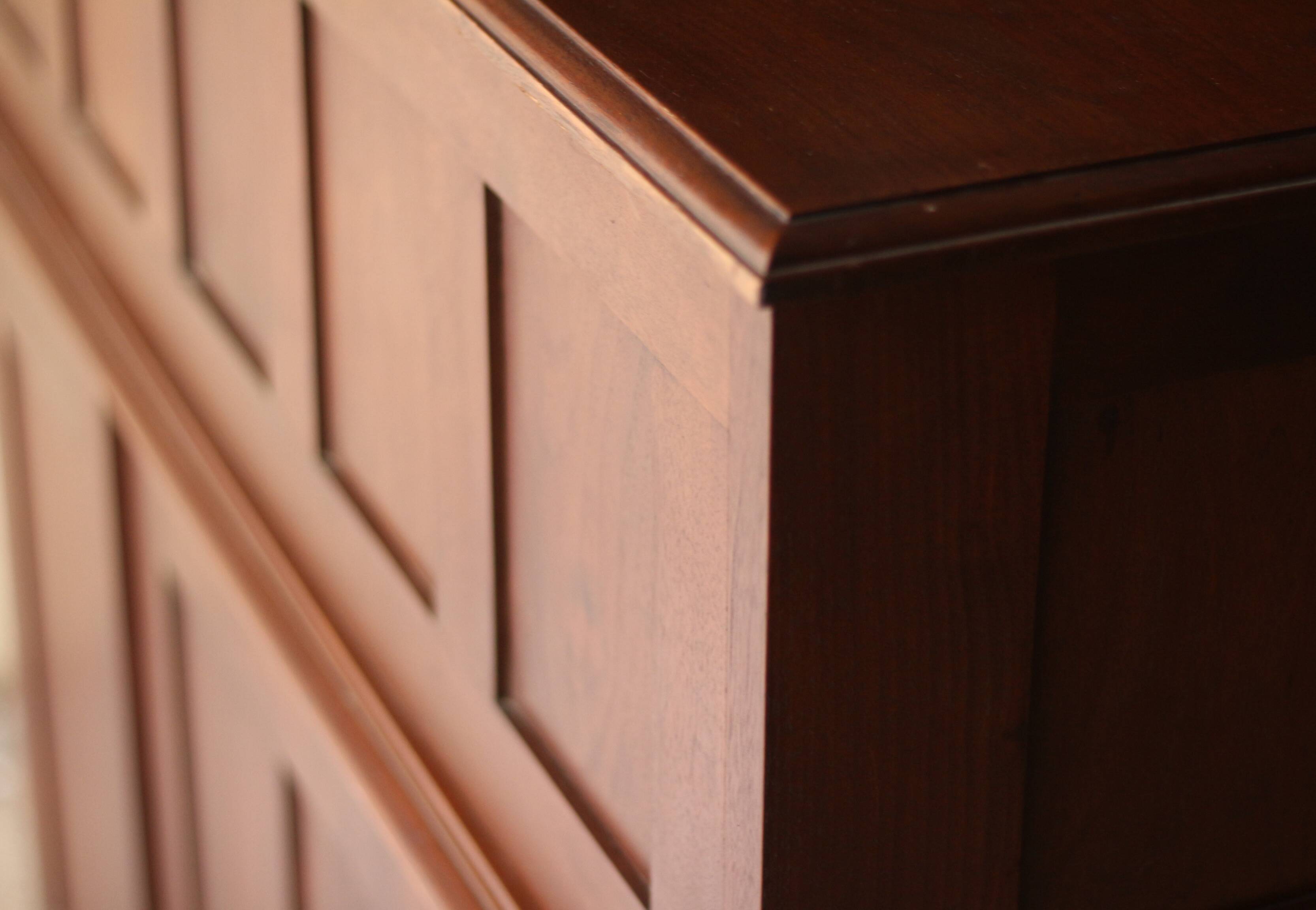 Franco-American American desk in solid mahogany. Circa 1900.