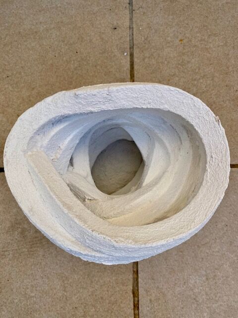 Cache pot design bleached
