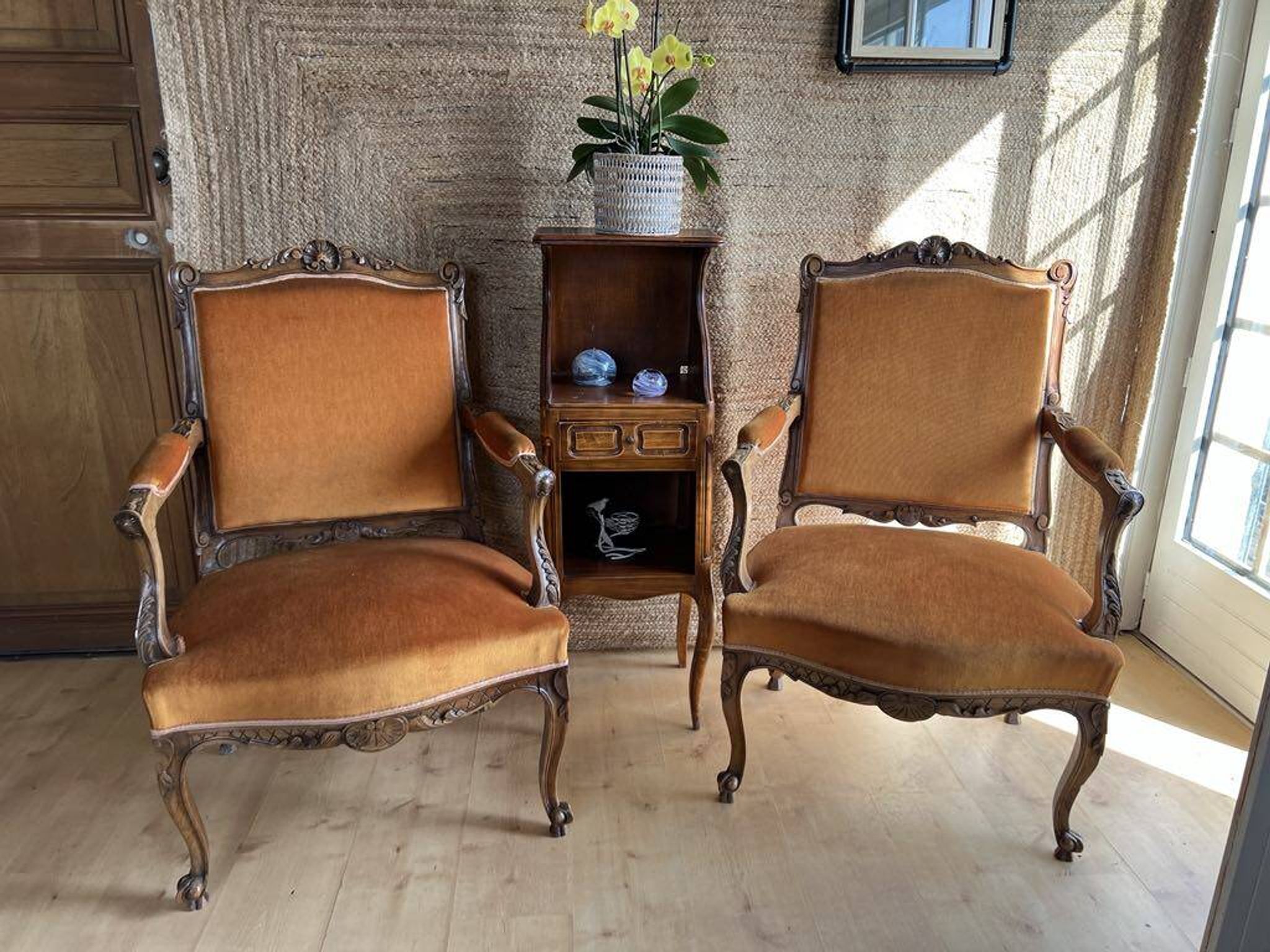 Paire de fauteuils cabriolets