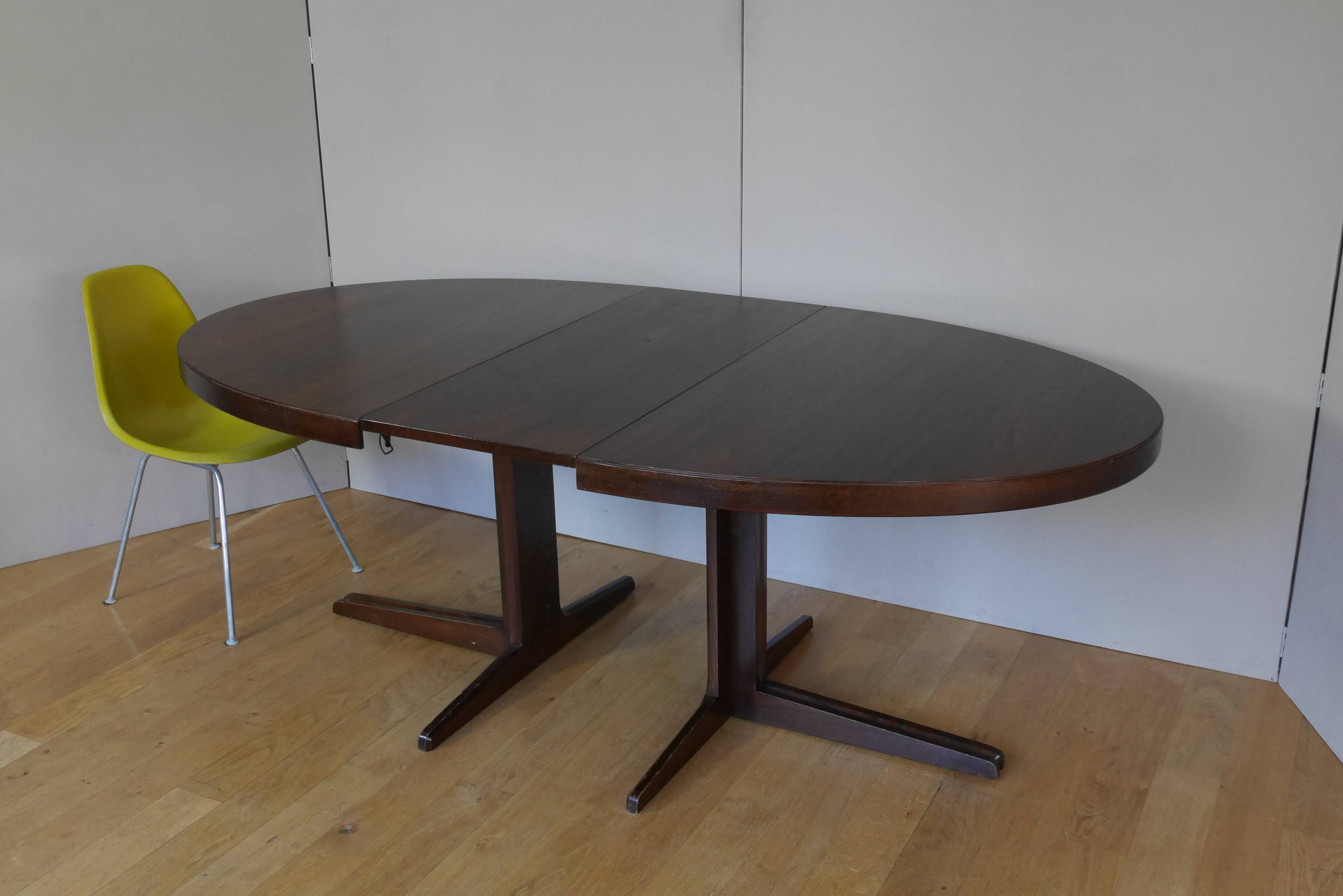 Table ovale scandinave