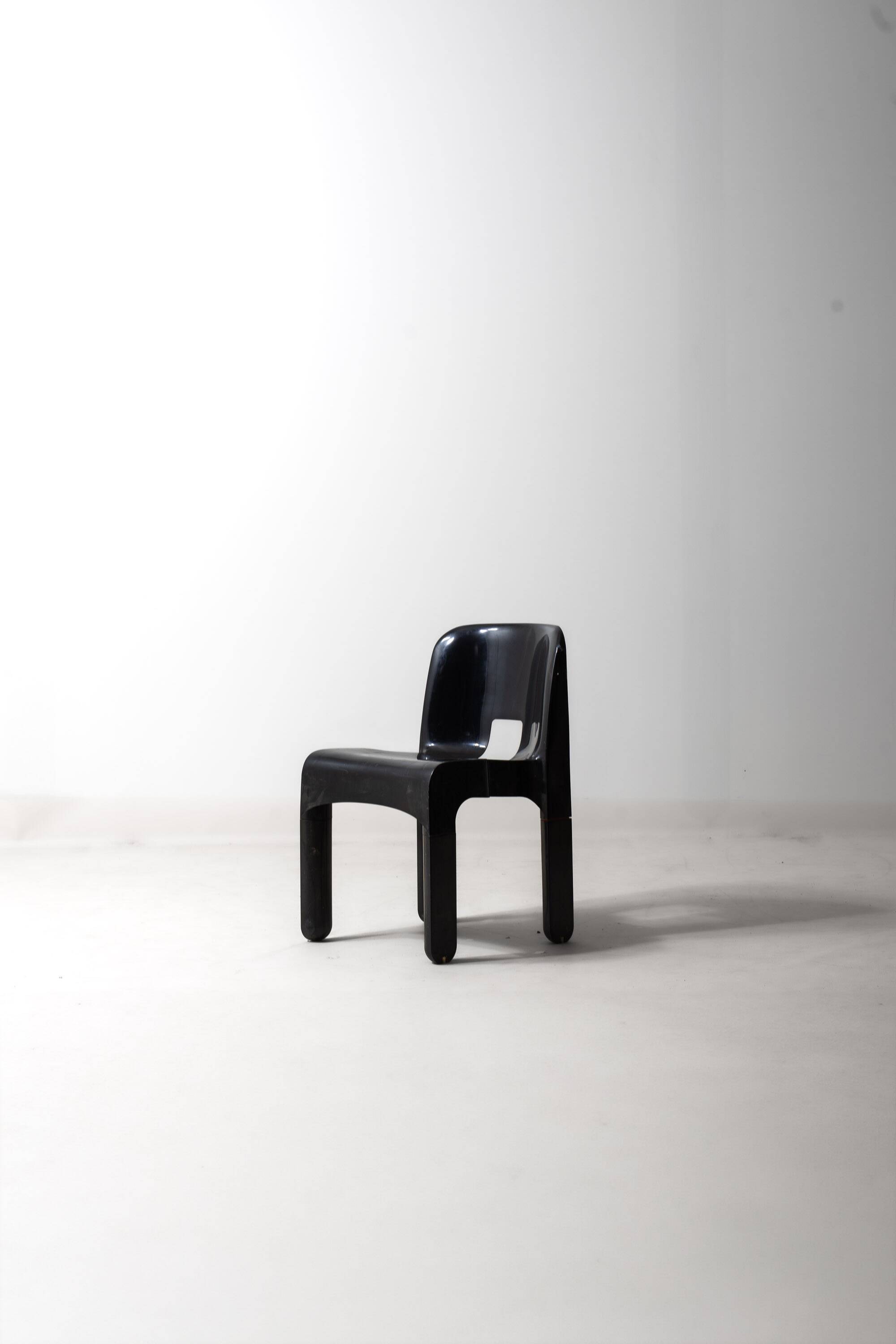 Ensemble de 6 chaises 'Universale' par Joe Colombo