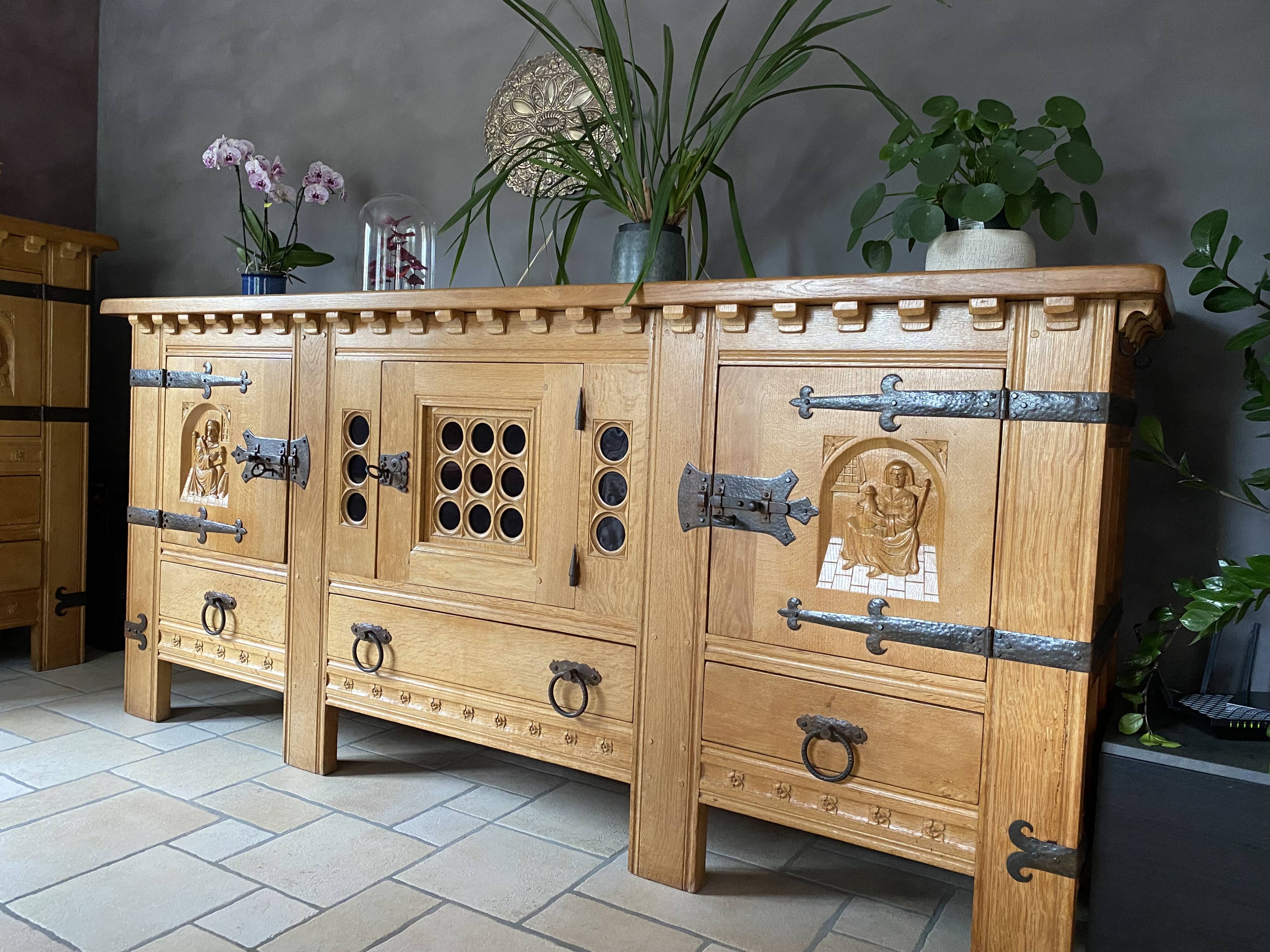 Buffet en chêne massif