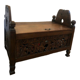 Wooden bench chest